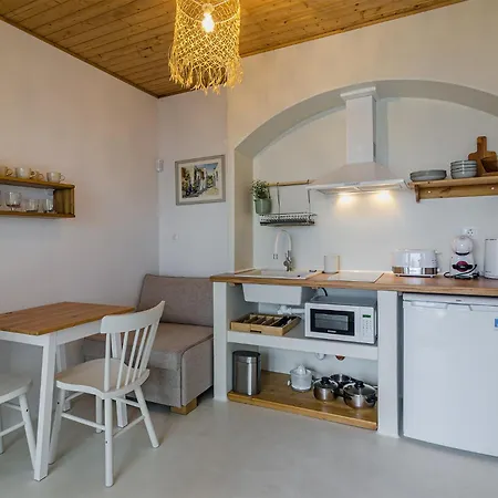 Kalimera Apartment *