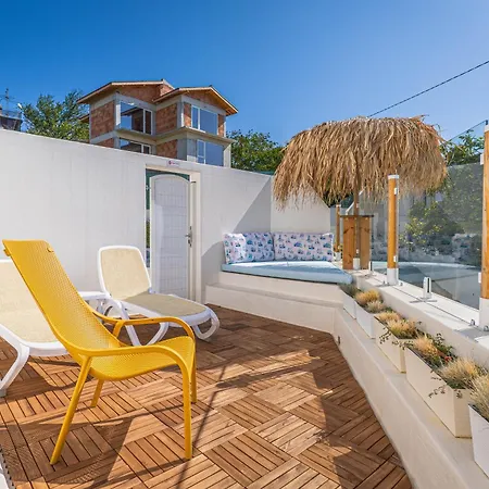 Kalimera Apartment *